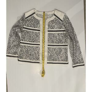 Chicos petite floral lace black and white jacket sz 0
